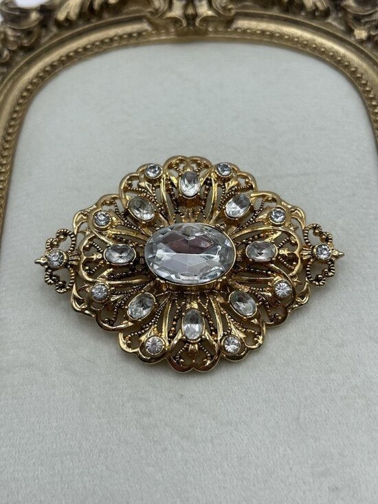 Unbranded Jewelry - Victorian Brooch Gold Tone Pin Diamond Shape Rhinestone Vintage Chunky Art Deco